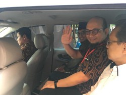 Novel Baswedan Berangkat Ngantor ke KPK