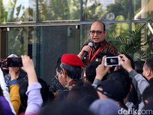 Setahun Cuitan Jokowi, Novel: Semoga Presiden Masih Ingat Setahun Cuitan Jokowi, Novel: Semoga Presiden Masih Ingat