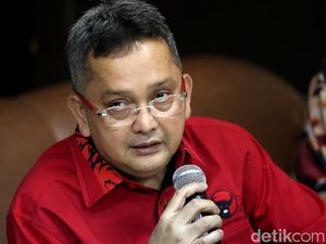 Trimedya PDIP Usul Pembentukan Panja Netralitas Polri Jelang Pemilu 2024 Trimedya PDIP Usul Pembentukan Panja Netralitas Polri Jelang Pemilu 2024