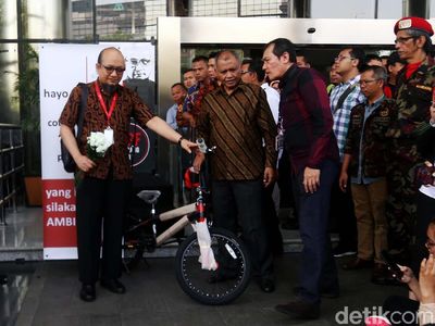 Sepeda dari Pegawai KPK untuk Pengungkap Serangan ke Novel