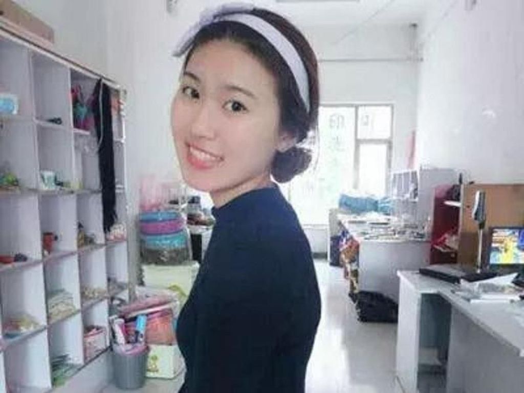 Selamatkan Nyawa Pria Tua di Stasiun, Mahasiswa Cantik Ini Viral Selamatkan Nyawa Pria Tua di Stasiun, Mahasiswa Cantik Ini Viral