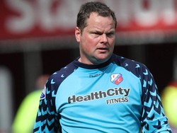 Jeroen Verhoeven, yang pernah berkostum Ajax dan FC Utrecht, kerap diejek karena pinggangnya yang besar. Bentuk badan Verhoeven yang jumbo juga membuatnya sering jadi sasaran ejekan fans lawan. Foto: Anoek de Groot/EuroFootball/Getty Images