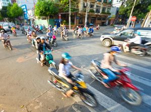 Korlantas Tegaskan Tak Akan Tilang Pemotor Pakai Sandal Jepit Korlantas Tegaskan Tak Akan Tilang Pemotor Pakai Sandal Jepit