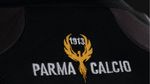 Hitam dan Elegannya Jersey Baru Parma