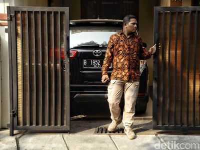 Pamdal KPK Tongkrongi Rumah Novel Baswedan