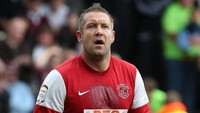 Berposisi striker, Jon Parkin cuma pernah membela klub-klub kecil di Inggris. Melihat penampilan luarnya saja, kita akan tahu bahwa berat badan Parkin tak ideal. Foto: Pete Norton/Getty Images