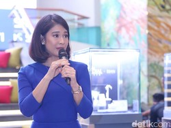 Dian Sastro Rebus Berlian Agar Tetap Awet dan Bersinar