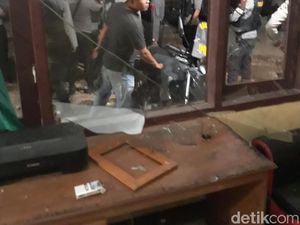 Ingin Hakimi Pencuri Motor, Warga Serang Mapolsek Pajo NTB