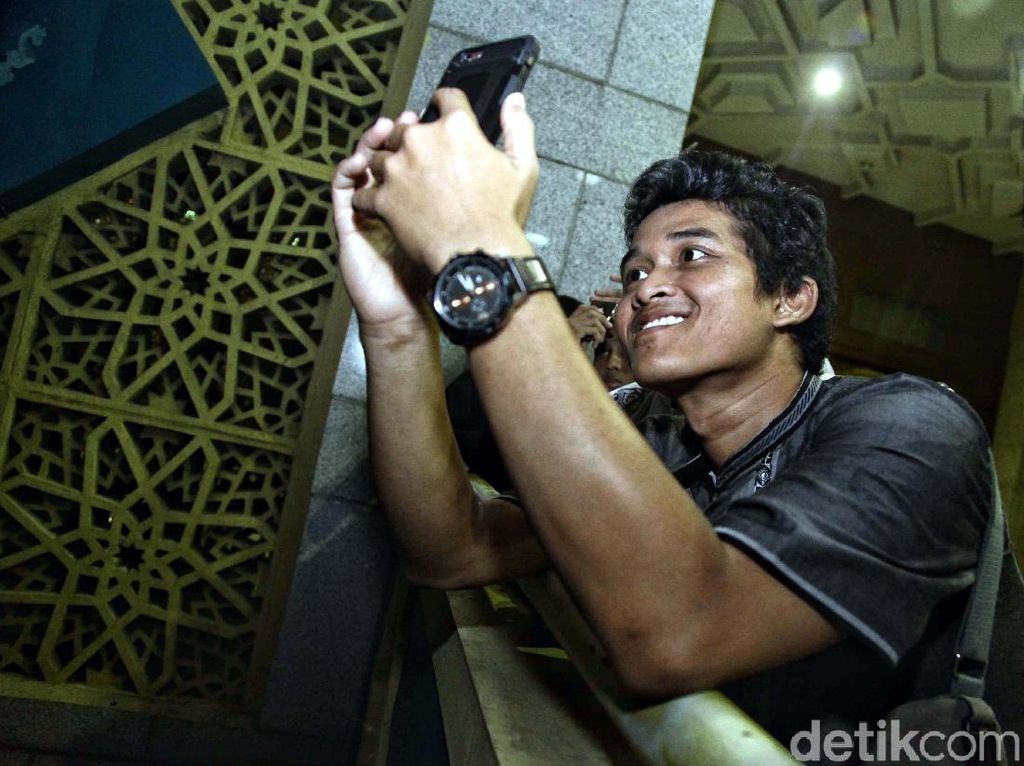 Wow! Orang Indonesia Paling Lama Internetan Kelima di Dunia