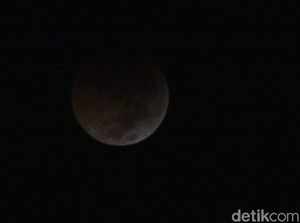 Melihat Lagi Detik-detik Gerhana Bulan Masuk Fase Total