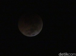 Melihat Lagi Detik-detik Gerhana Bulan Masuk Fase Total