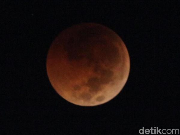 Ini Penampakan Gerhana Bulan Total di Jakarta