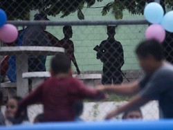 Kisah 3 Wanita yang Dipaksa Mengasuh Anak Anggota Geng Penjahat