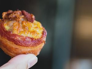 Anti Mainstream! Di Tempat Ini Ada Iga Goreng dan Dim Sum yang Digulung Daging Anti Mainstream! Di Tempat Ini Ada Iga Goreng dan Dim Sum yang Digulung Daging