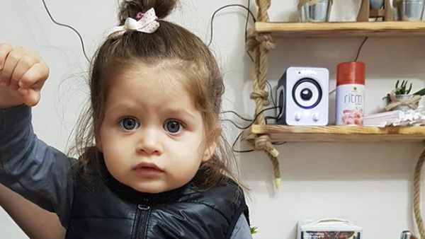 Lihat Bocah Ini, Mirip Boneka Suzan Nggak, Bun?