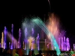 Aih Kerennya Air Pertunjukan Air Mancur Menari di Blitar