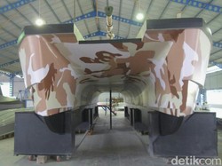 Menhan Cek Tank Boat Pertama Dunia Made in Banyuwangi