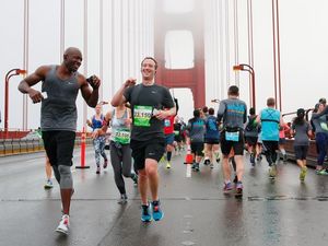 Hidup Sehat Ala Bos Facebook, Rajin Lari dan Nge-gym