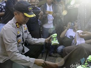 Senangnya Rizal Juara Lari Tanpa Sepatu Kini Kebanjiran Santunan Senangnya Rizal Juara Lari Tanpa Sepatu Kini Kebanjiran Santunan