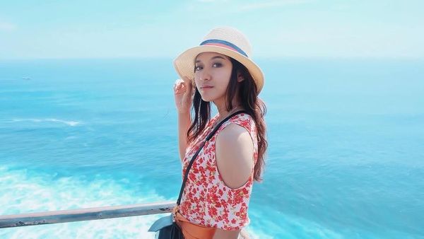 Foto: Gaya Liburan Atlet Voli Cantik Pungky Afriecia