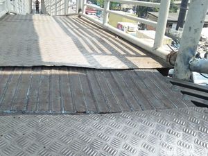 Foto: Wajah JPO Rusak di Daan Mogot yang Sudah Ditambal