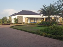 Video Rumah Mewah Bupati Lamsel yang Diciduk KPK