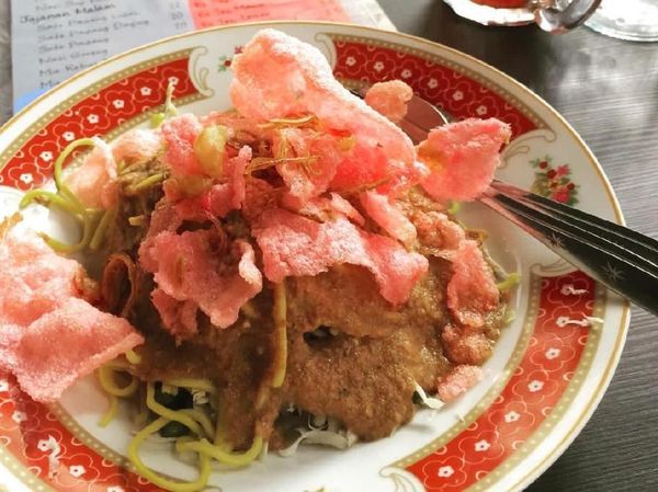 Aduh Lamaknyo! Sarapan Katupe Pical  yang Gurih-gurih Pedas