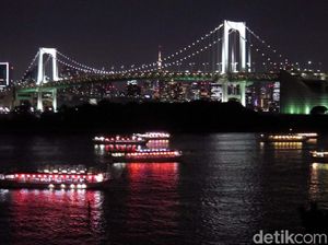 Megahnya Jembatan Terpanjang di Tokyo pada Malam Hari