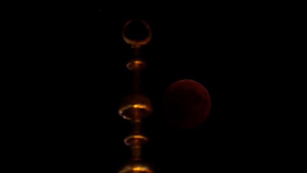 Indahnya Gerhana Bulan Total di Berbagai Negara