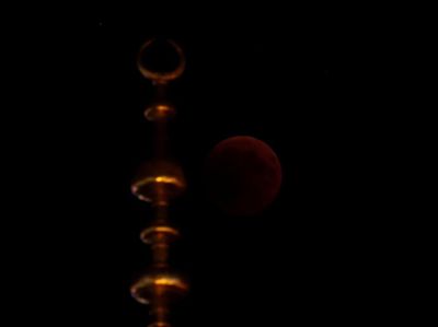 Indahnya Gerhana Bulan Total di Berbagai Negara