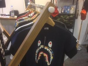 Brand Off White Hingga Supreme Diskon di Streetwear Market Kuningan City