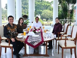 Jokowi Jamu Ketum PSI-PKPI-Perindo dengan Soto hingga Rempeyek