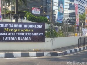 Ada Spanduk HTI di Pagar Hotel Tempat Ijtimak Ulama