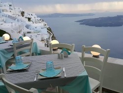 Di Sini Bisa Makan Romantis dengan Pemandangan Menakjubkan