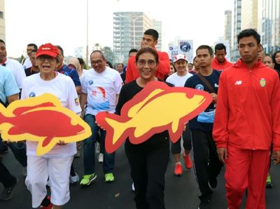 Susi dan Zohri Jalan Kaki di Thamrin, Ngapain?