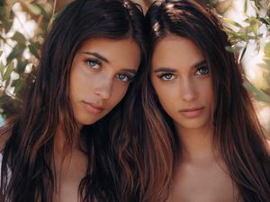 Bikin Mabuk Kepayang, Potret Memesona Kembar Cantik Bermata Indah