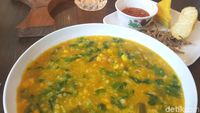 Minggu Pagi Paling Sehat Sarapan Bubur Manado yang Kaya Nutrisi!