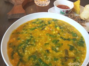 Minggu Pagi Paling Sehat Sarapan Bubur Manado yang Kaya Nutrisi!