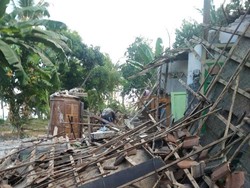 Kesedihan dan Kepanikan Gempa Bumi di NTB