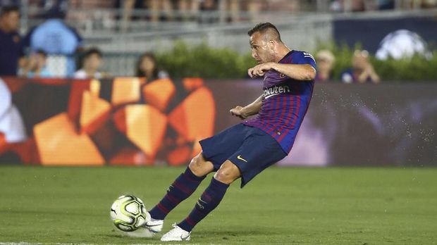 Arthur bisa membantu Messi kembali jadi pemain terbaik di musim ini.