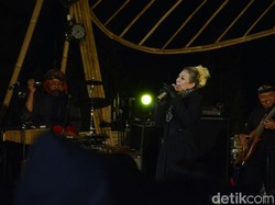 Ring Of Fire Sajikan Nuansa Musik Dangdut di Jazz Gunung