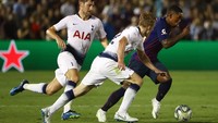 Ditempatkan di sayap kiri, Malcom punya kecepatan untuk mengacak-acak lini belakang Tottenham. Ia pun sempat menebar ancaman ke gawang The Lilywhites. (Foto: Victor Decolongon/Getty Images)
