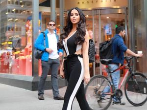 Potret Selebgram yang Raup Rp 2,4 Miliar Pertahun Hanya Dari Foto Seksi