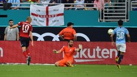 Pertandingan berlangsung sengit, tapi Bayern sukses unggul dua gol lebih dulu. Arjen Robben menambah keunggulan Bayern jadi 2-0 setelah sebelumnya memimpin lewat Meritan Shabani. (Foto: Jasen Vinlove-USA TODAY Sports)
