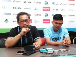Pujian Tinggi Aji Santoso untuk Sang Pahlawan Hat-trick Dendy Sulistyawan