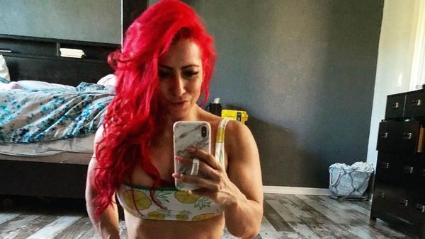 Pelatih Kebugaran Ini Dijuluki Putri Duyung Berbadan Kekar