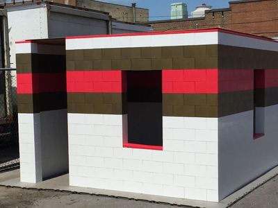 Punya Rumah Ini Serasa Tinggal dengan Lego Raksasa