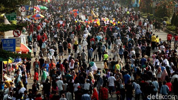 Warga Tumpah Ruah di CFD Hari Ini