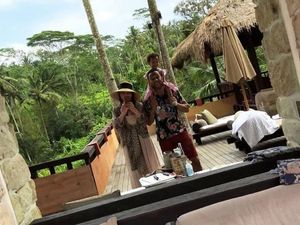 Serunya Liburan John Legend dan Chrissy Teigen di Bali