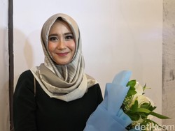 Ryana Dea Masih Pelan-pelan Berhijab